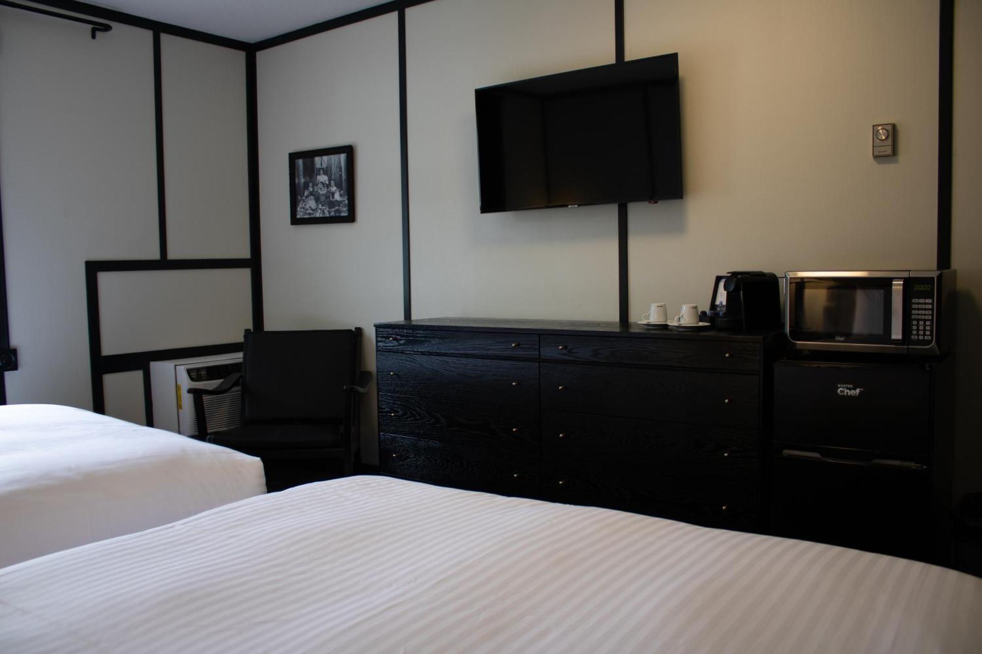 Midnight Sun, A Coast Hotel Dawson City Exterior photo
