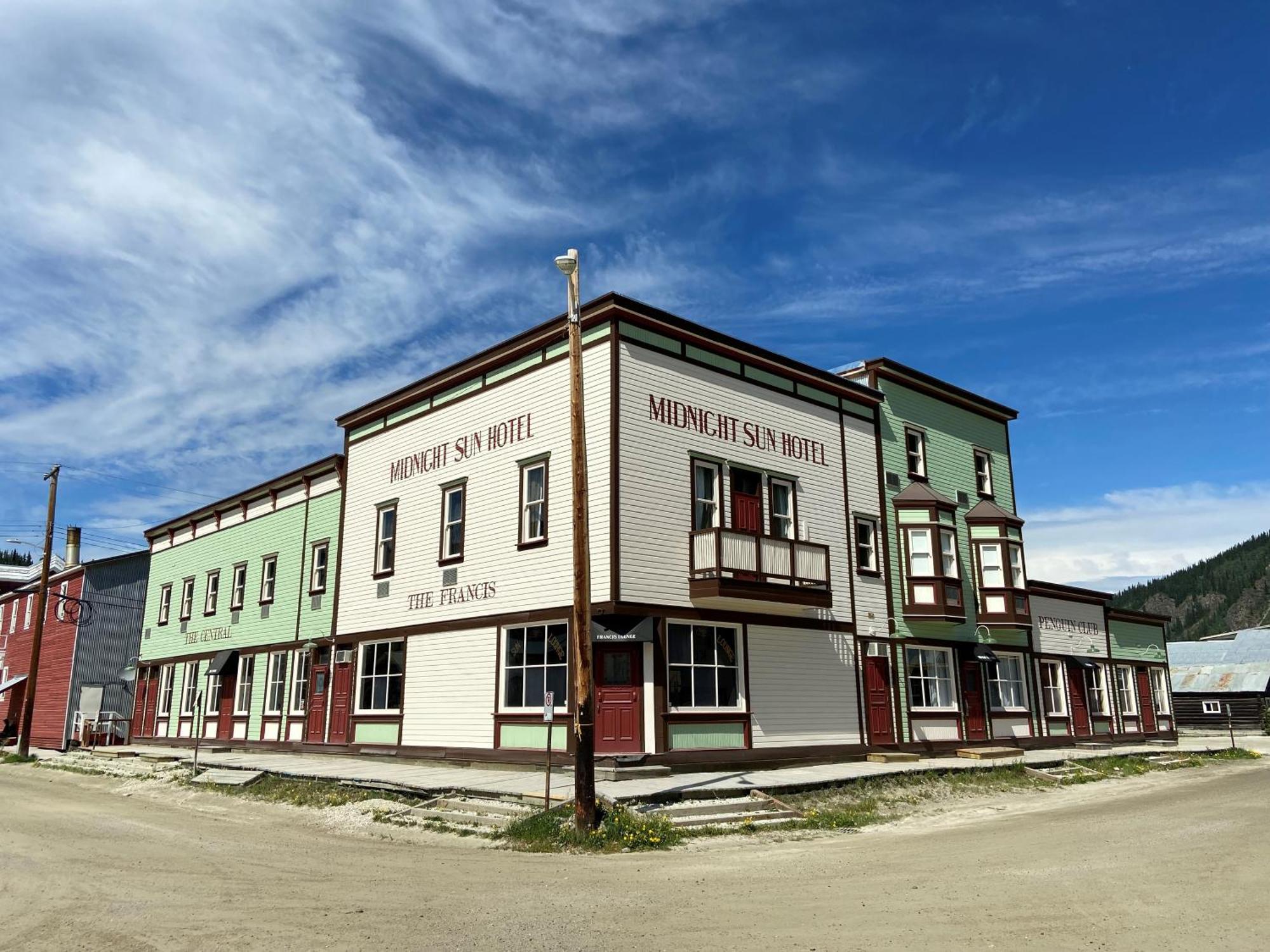 Midnight Sun, A Coast Hotel Dawson City Exterior photo